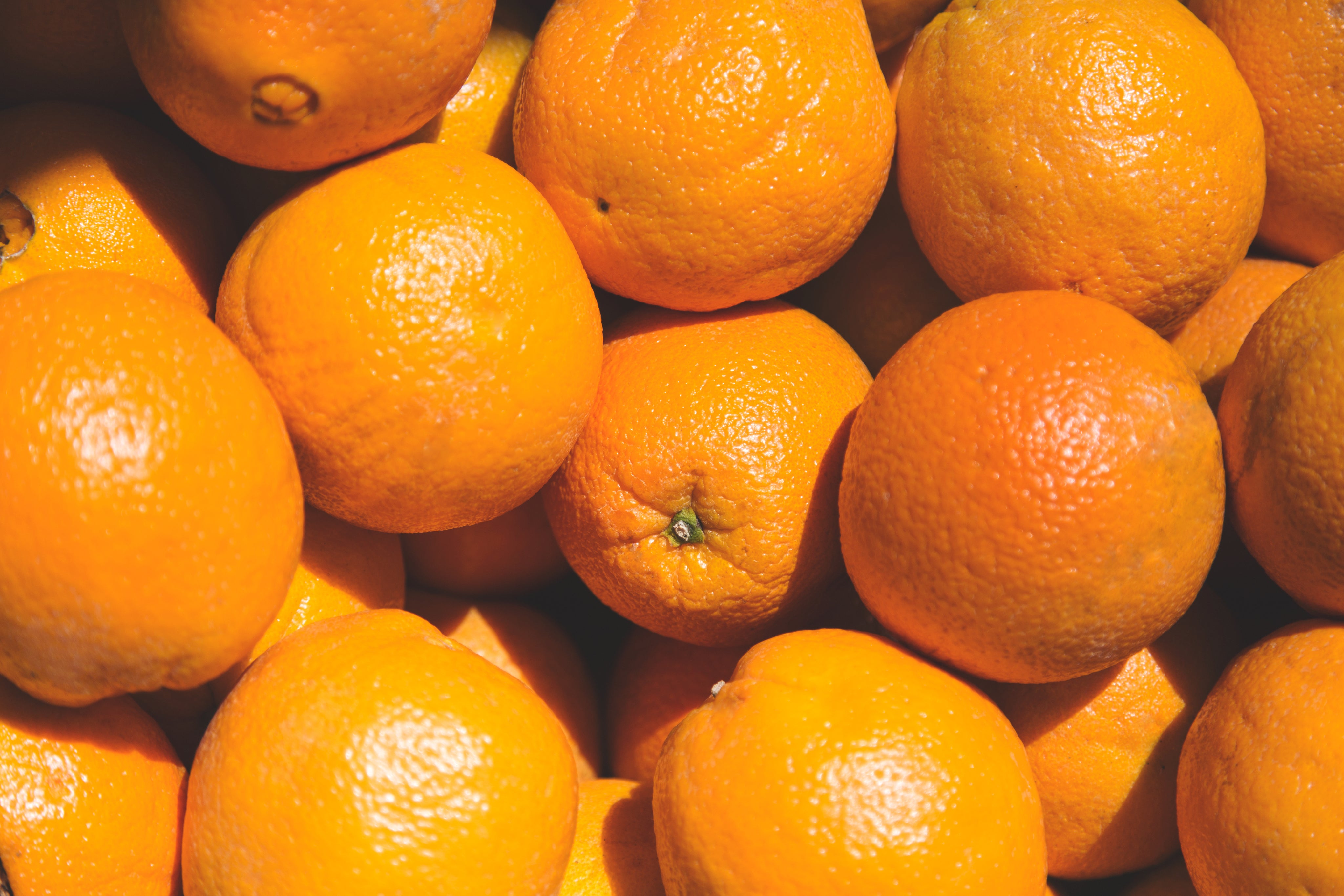 fresh-oranges-pile.jpg